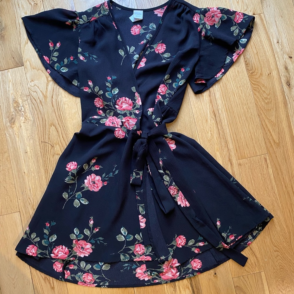 NWOT Simons twik floral wrap dress
